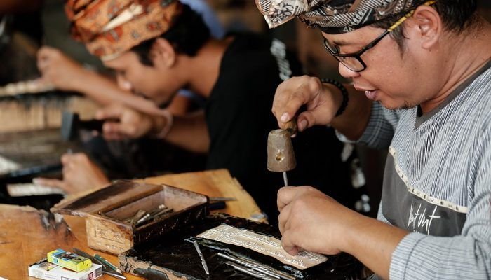 Ubud Art & Hidden Waterfalls Tour: Discover Craftsmanship and 4 Stunning Falls